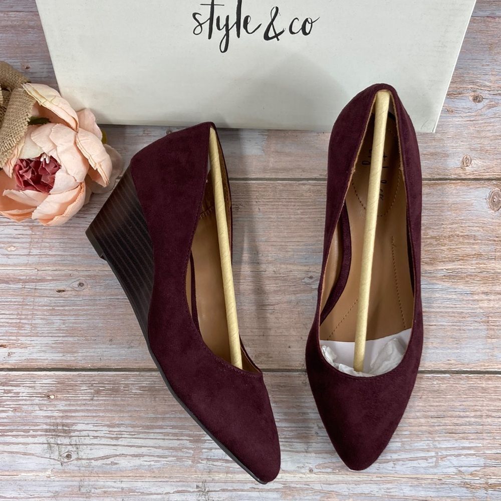STYLE & CO. YVONNAH MICROSUEDE WEDGE  7.5M